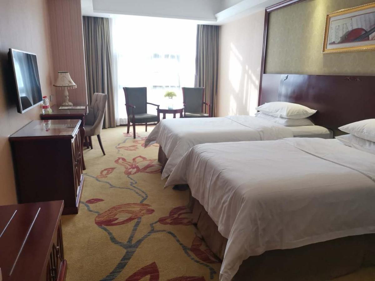 Vienna Hotel Chaozhou Plaza Екстериор снимка